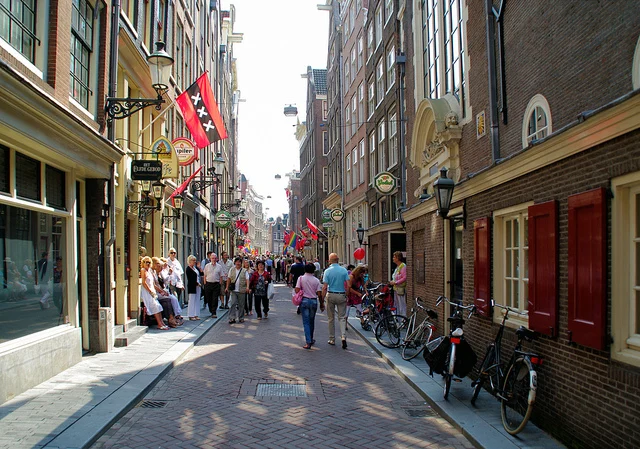 Bier- of Proseccofiets tour in Amsterdam